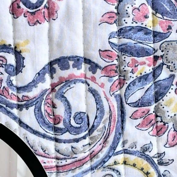 Cynthia Rowley Paisley Floral QUEEN Cotton Quilt. 88” X 92”. FABRIC: COTTON - Picture 6 of 6